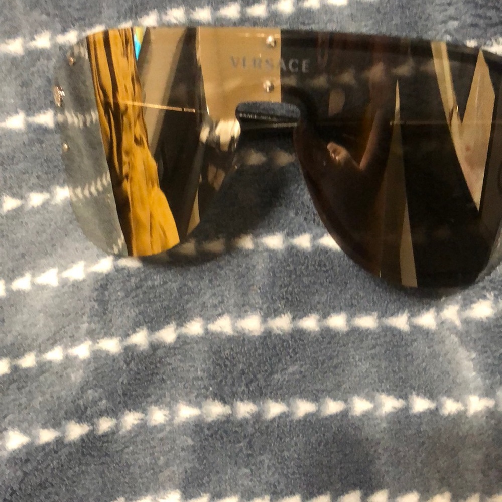 Authentic Versace women’s shades !
